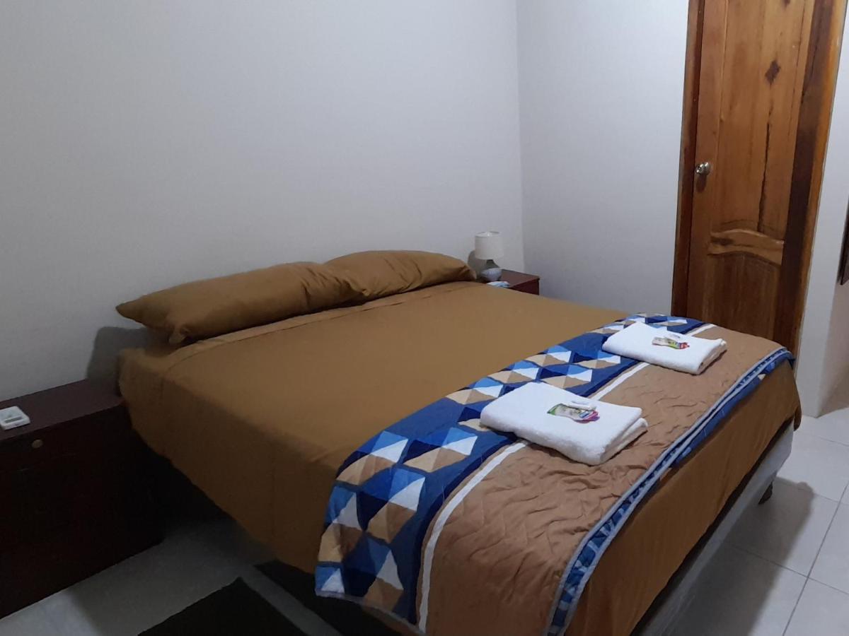 Flamingos House Puerto Villamil Room photo